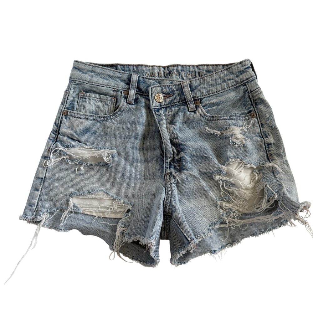 American Eagle Mom Short Light Wash Distressed Denim Jean Shorts Size 0 Strigid